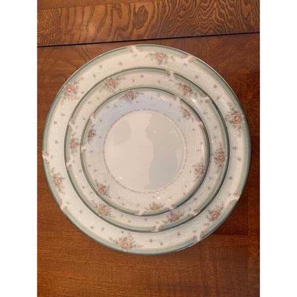 Elegant Noritake Greenbriar Fine China Set new with tags on most every piece. - Picture 5 of 9